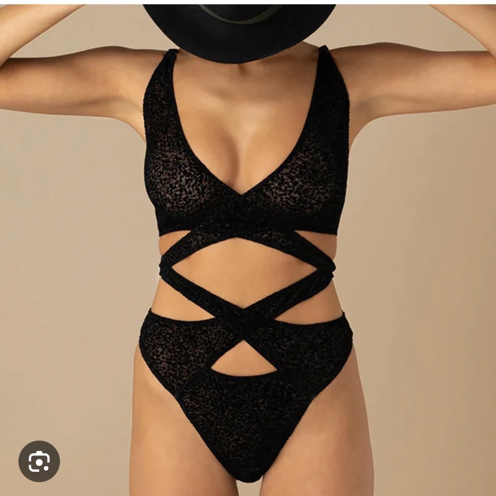 🔥NWOT Coco De Mer Black Ava Bodysuit Small